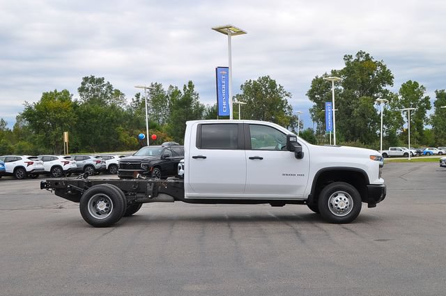 Used 2024 Chevrolet Silverado 3500 W/T w/ WT Convenience Package AWD/4WD image 2
