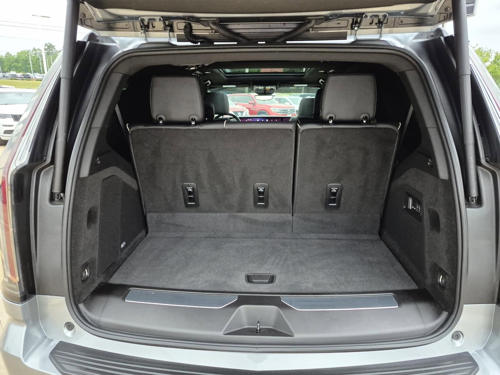 Used 2025 Cadillac Escalade Sport w/ Touring Package RWD image 8