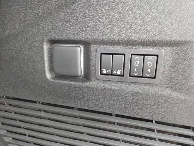 New 2026 GMC Yukon AT4 w/ AT4 Premium Package image 19