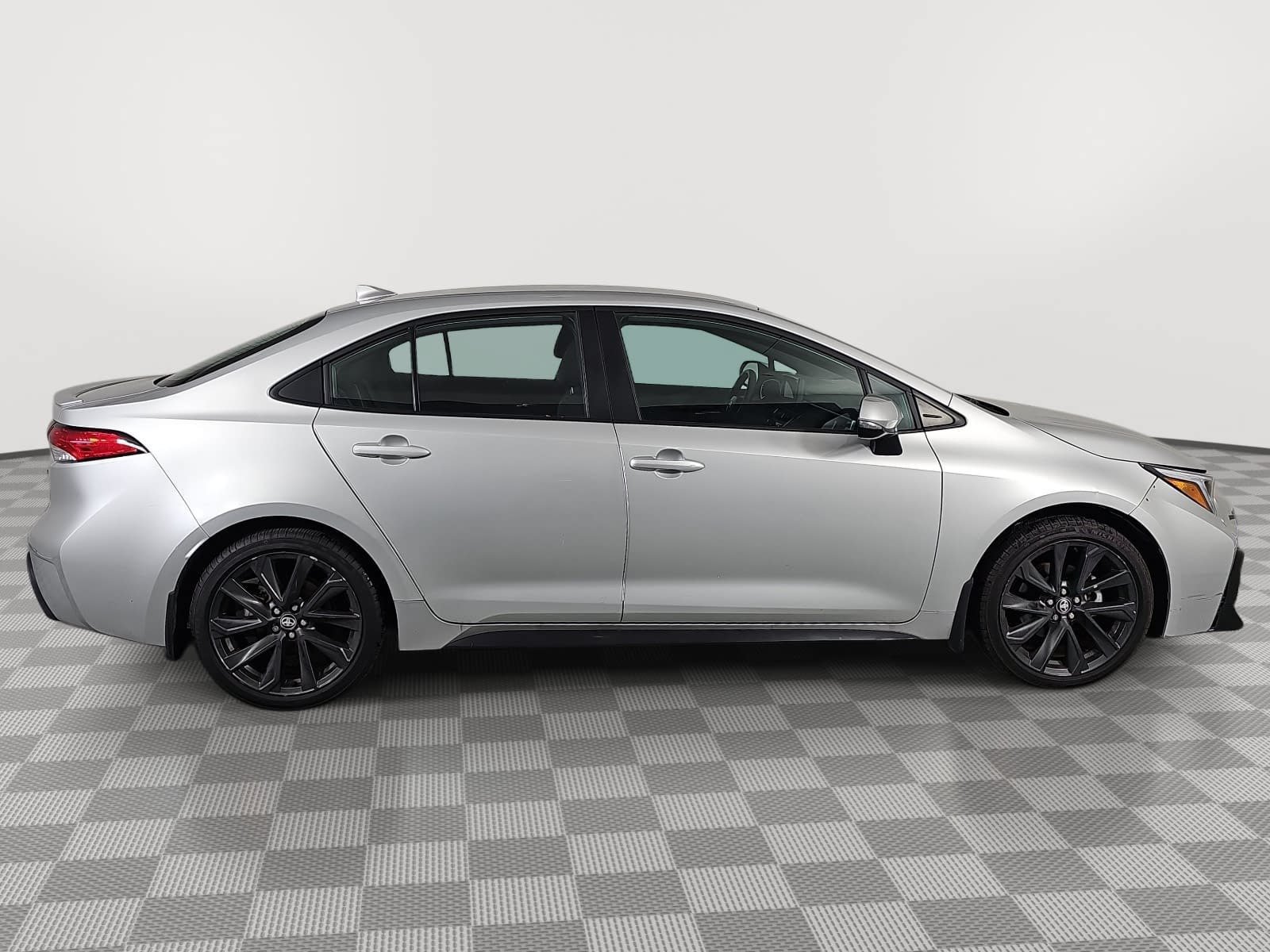 Used 2025 Toyota Corolla SE FWD image 8
