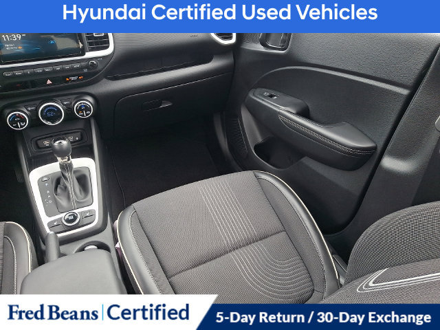 Used 2023 Hyundai Venue Limited FWD image 19