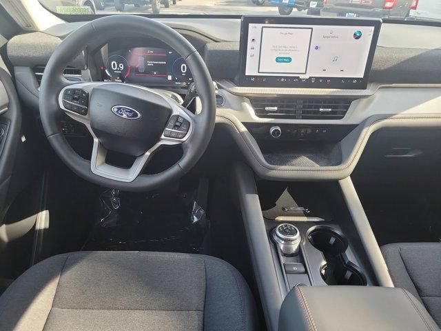 Used 2025 Ford Explorer Active AWD/4WD image 18
