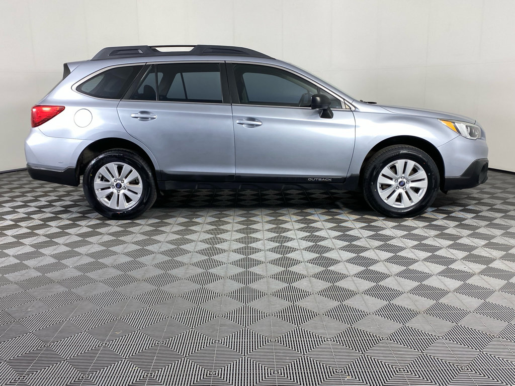 Used 2017 Subaru Outback 2.5i AWD/4WD image 11