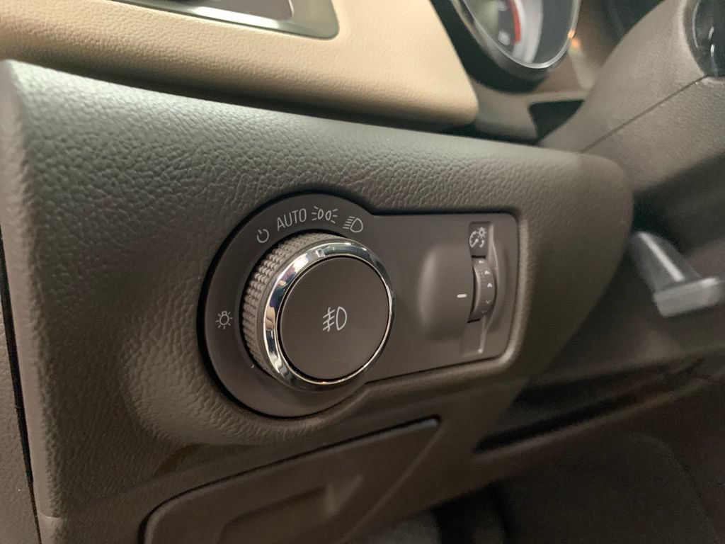 Used 2015 Buick Verano Leather FWD image 16