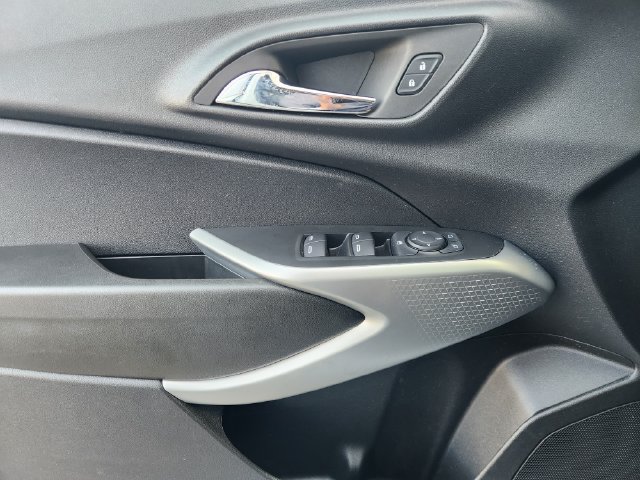 Used 2026 Chevrolet Trax LS FWD image 25