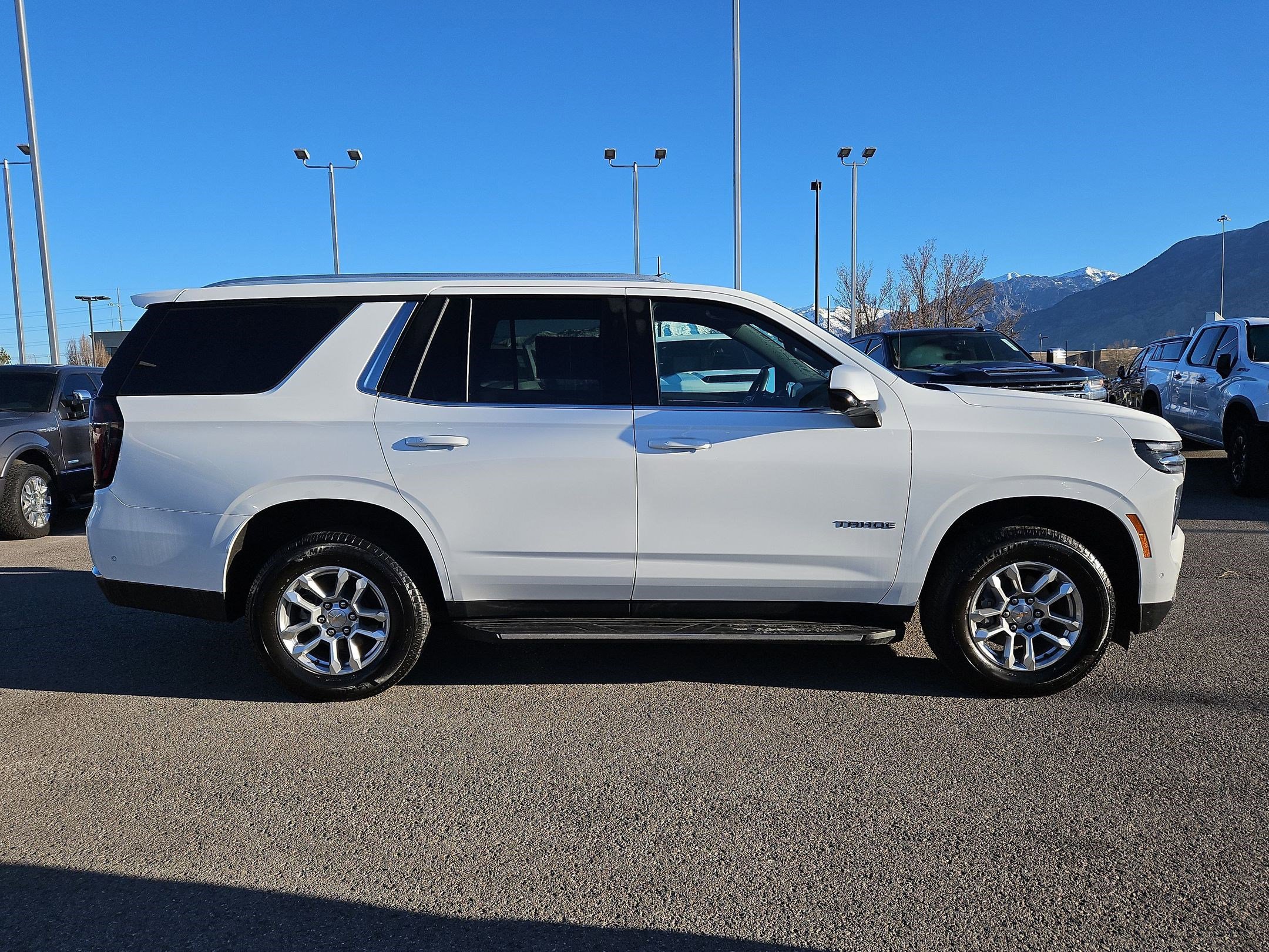 Used 2026 Chevrolet Tahoe LS AWD/4WD image 2