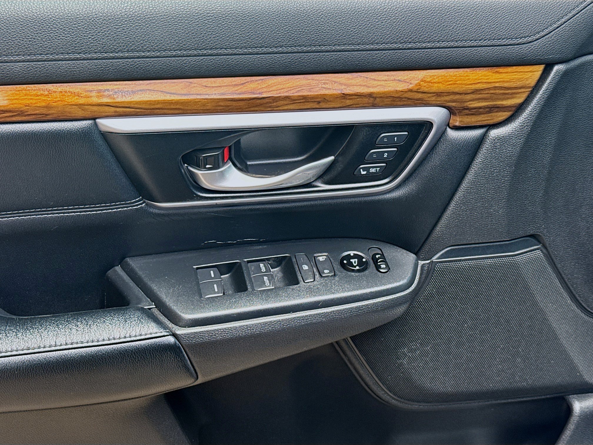 Certified 2017 Honda CR-V Touring image 17