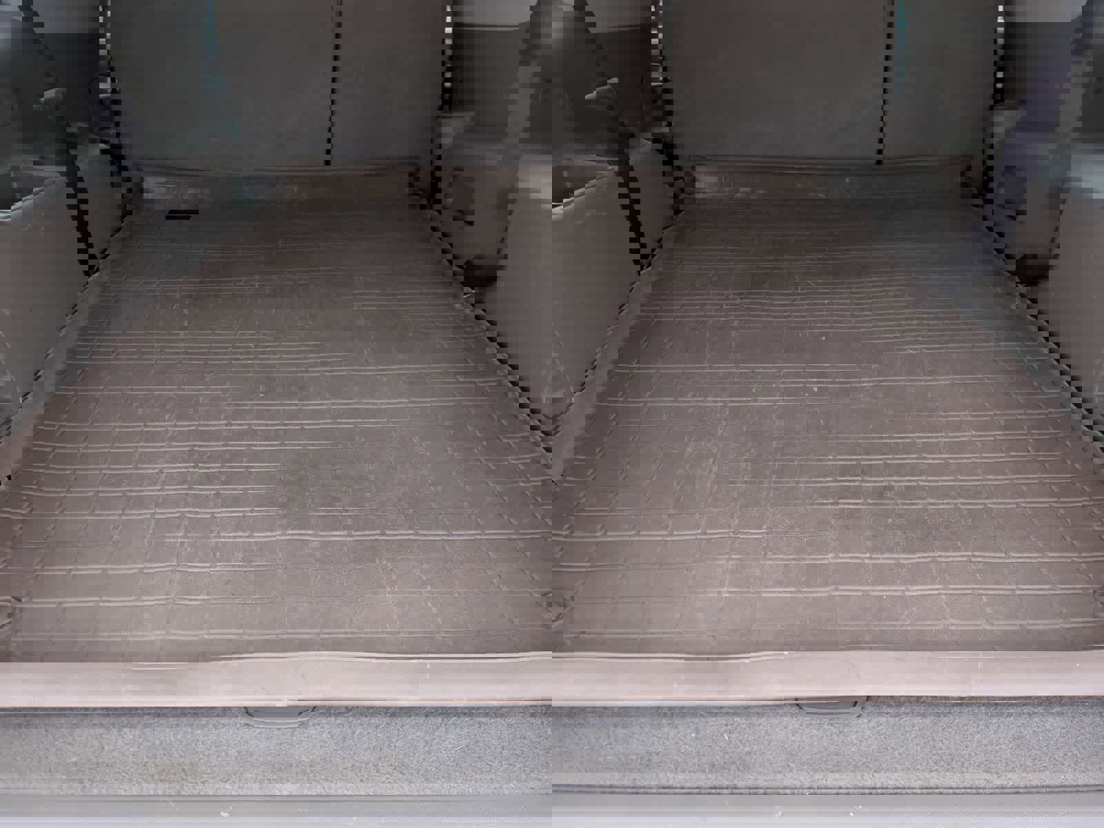 Used 2017 Chevrolet Suburban LT w/ LT Signature Package image 35