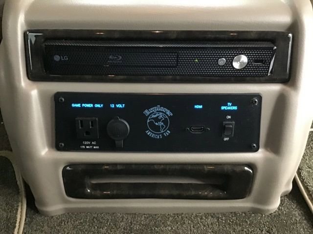 Used 2023 Chevrolet Express 2500 image 46