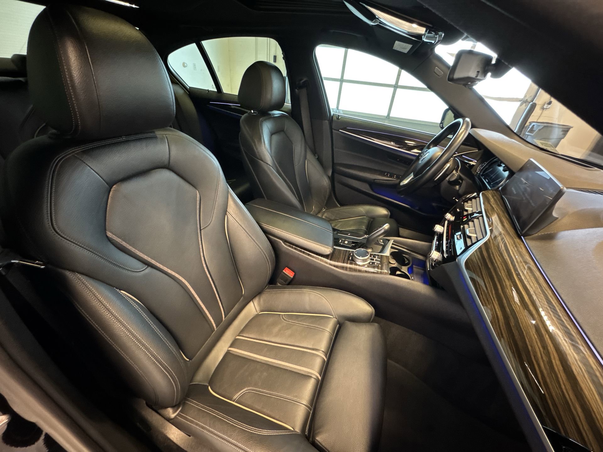 Used 2019 BMW 540i xDrive AWD/4WD image 24