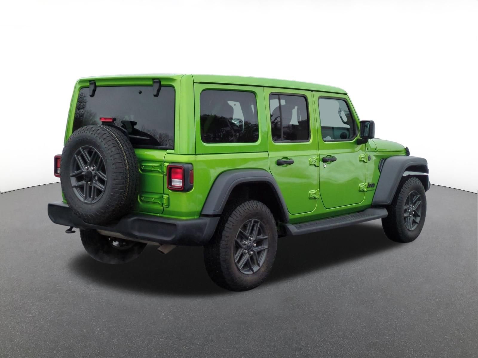 Used 2025 Jeep Wrangler Unlimited Sport image 3