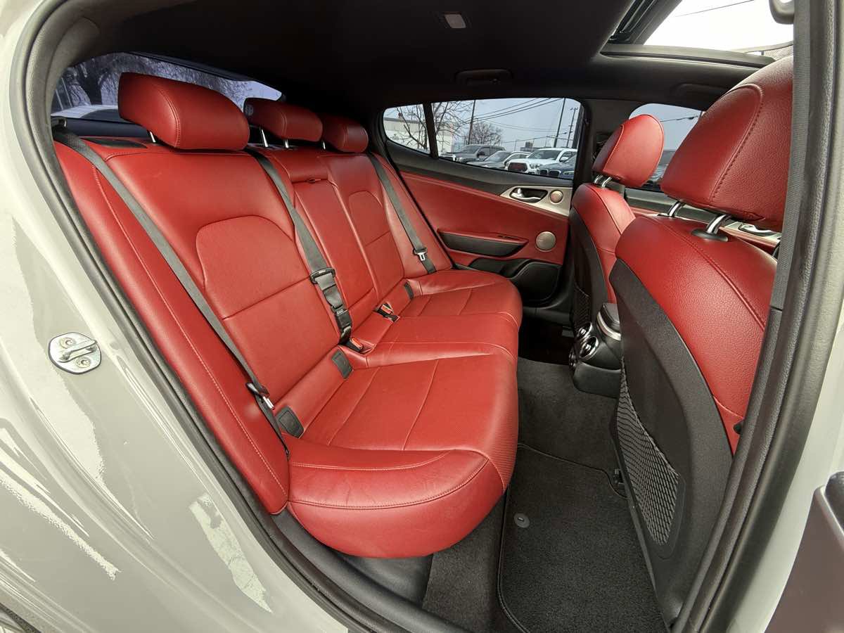 Used 2019 Kia Stinger GT1 image 14