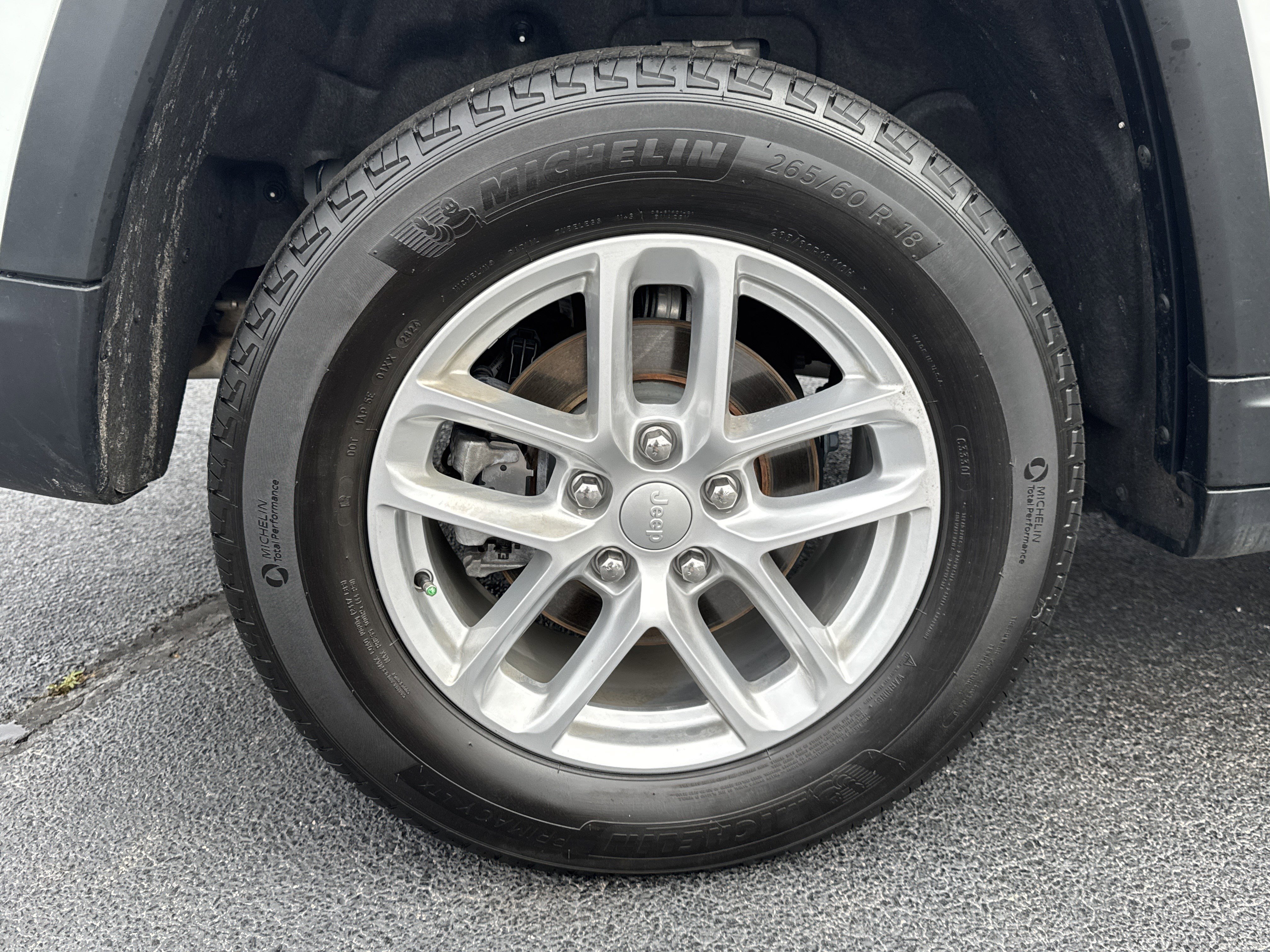 Used 2025 Jeep Grand Cherokee Laredo X w/ Luxury Tech Group I image 18