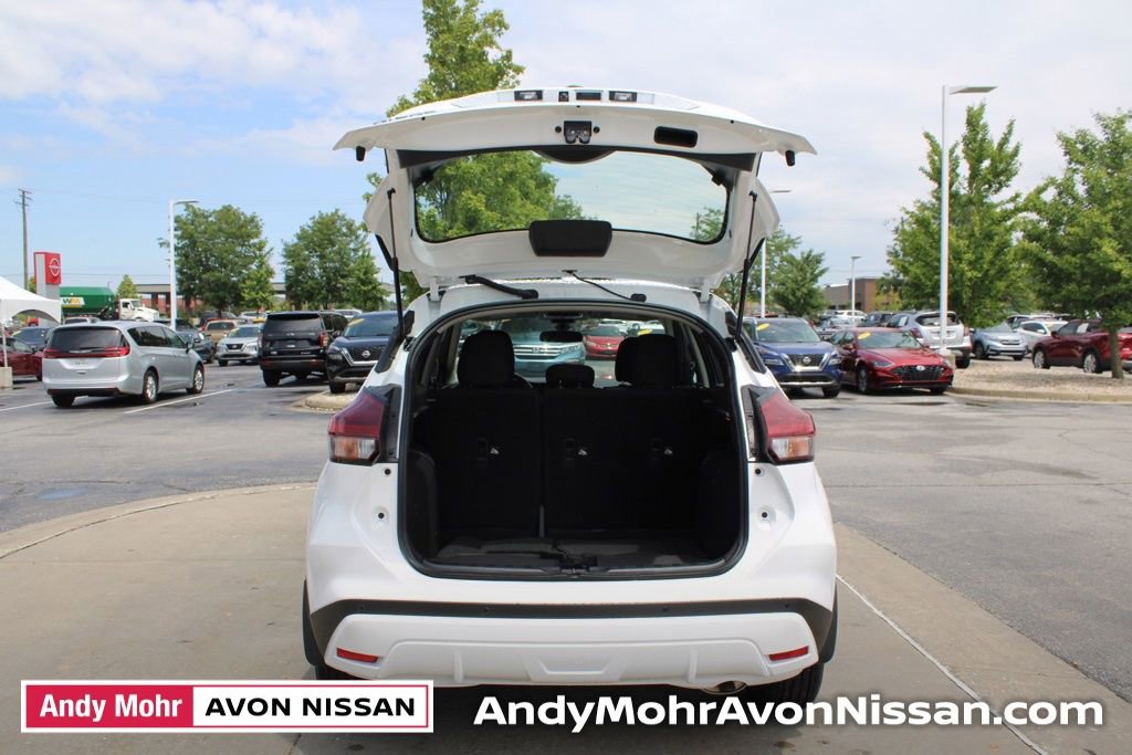 New 2025 Nissan Kicks Play S image 5