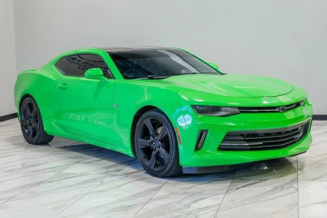 Used 2017 Chevrolet Camaro LT RWD image 9