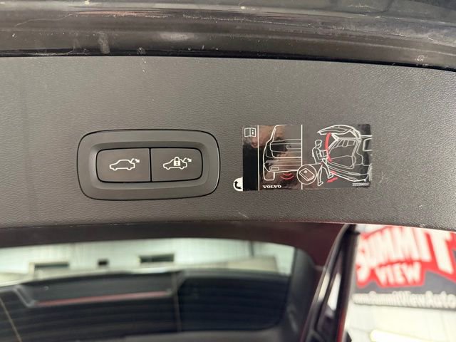 Used 2019 Volvo XC40 T5 R-Design image 10