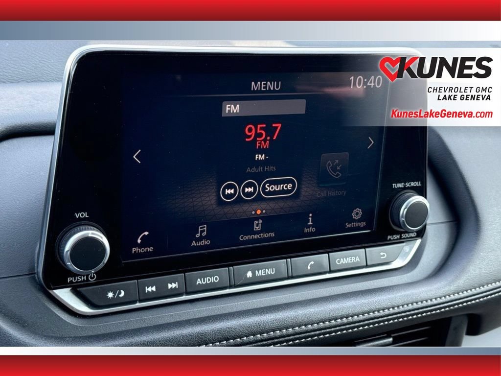 Used 2024 Nissan Rogue S FWD image 29