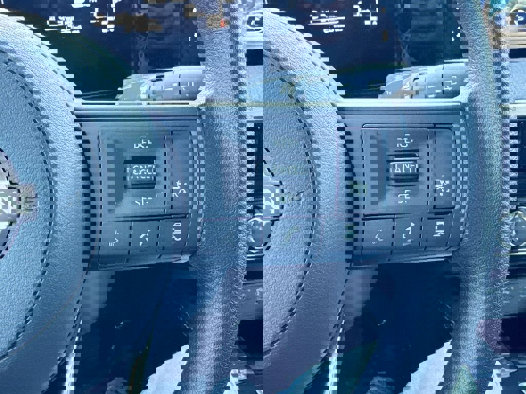 Used 2025 Nissan Kicks SV image 22