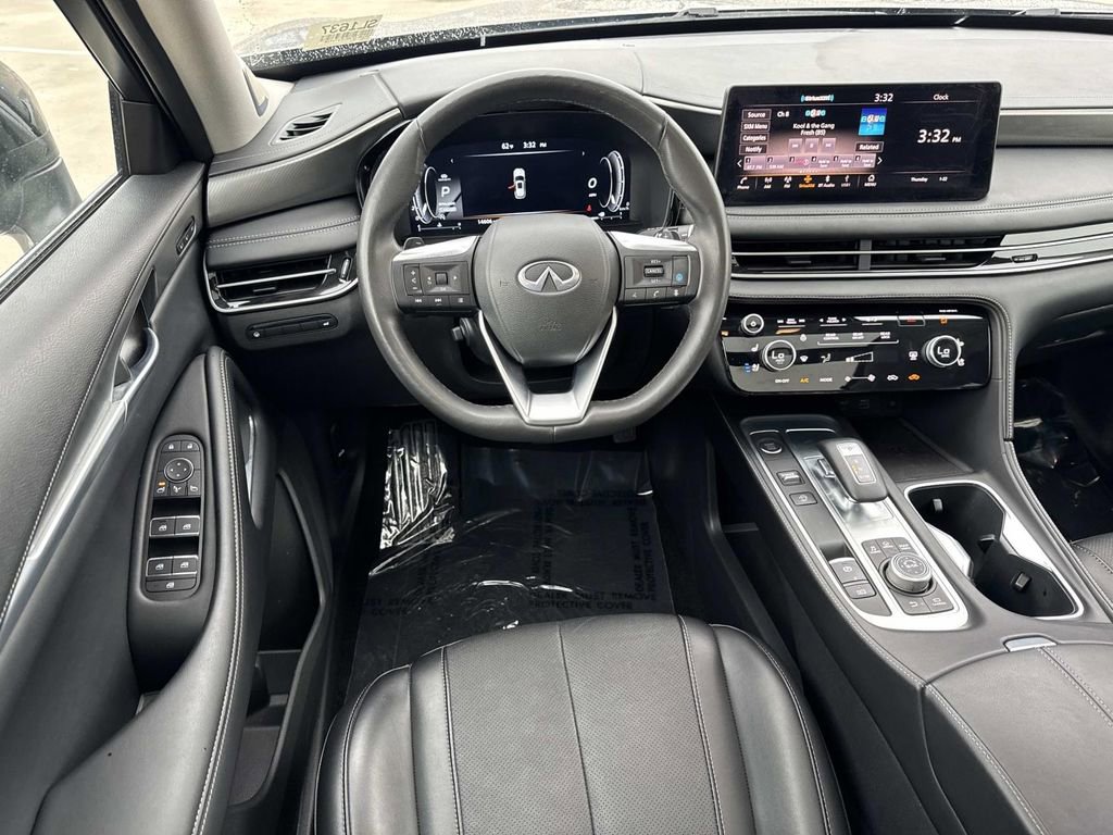 Certified 2025 INFINITI QX60 Luxe image 9