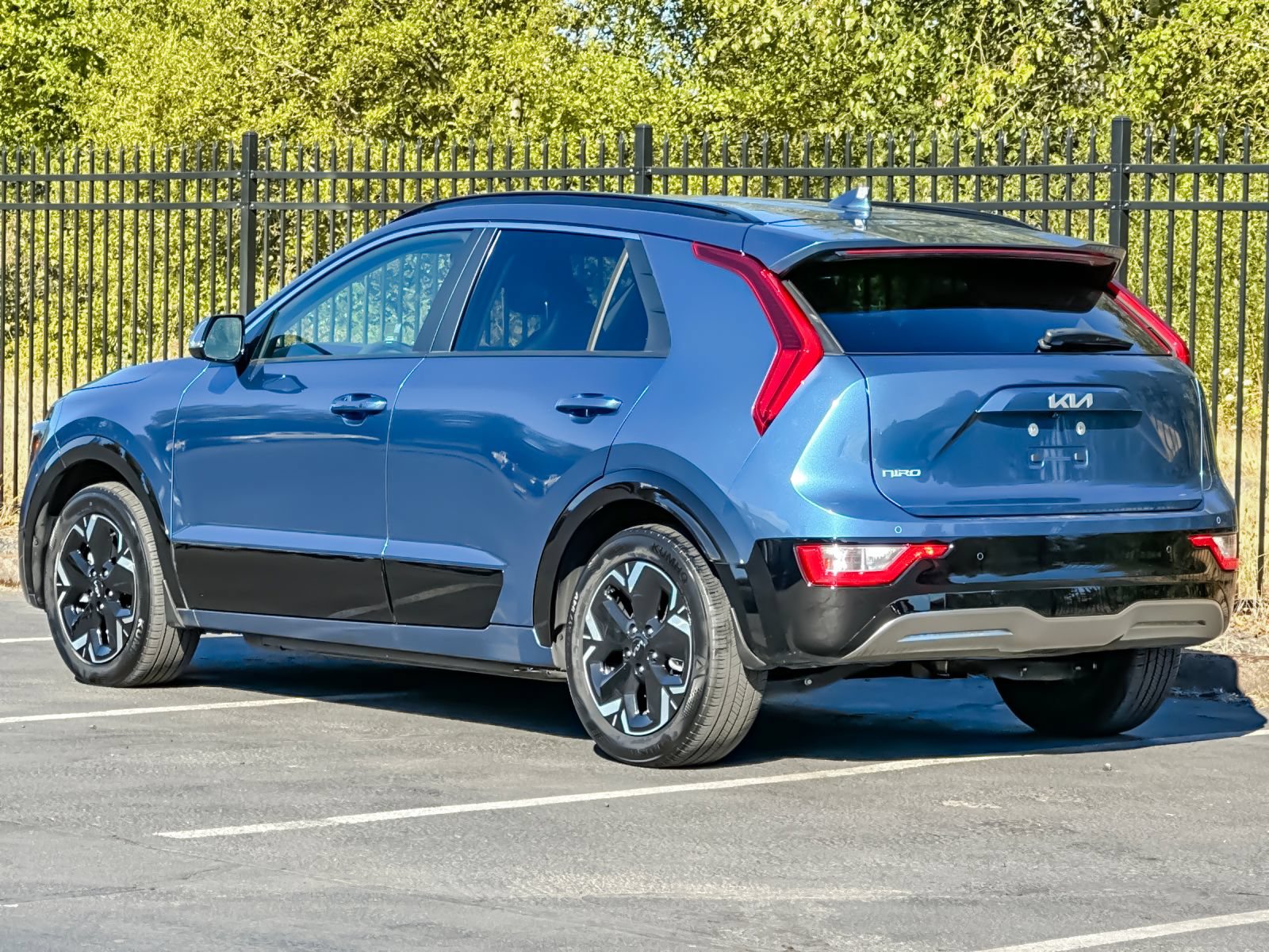 Used 2023 Kia Niro Wind w/ Wind Preserve Package FWD image 6