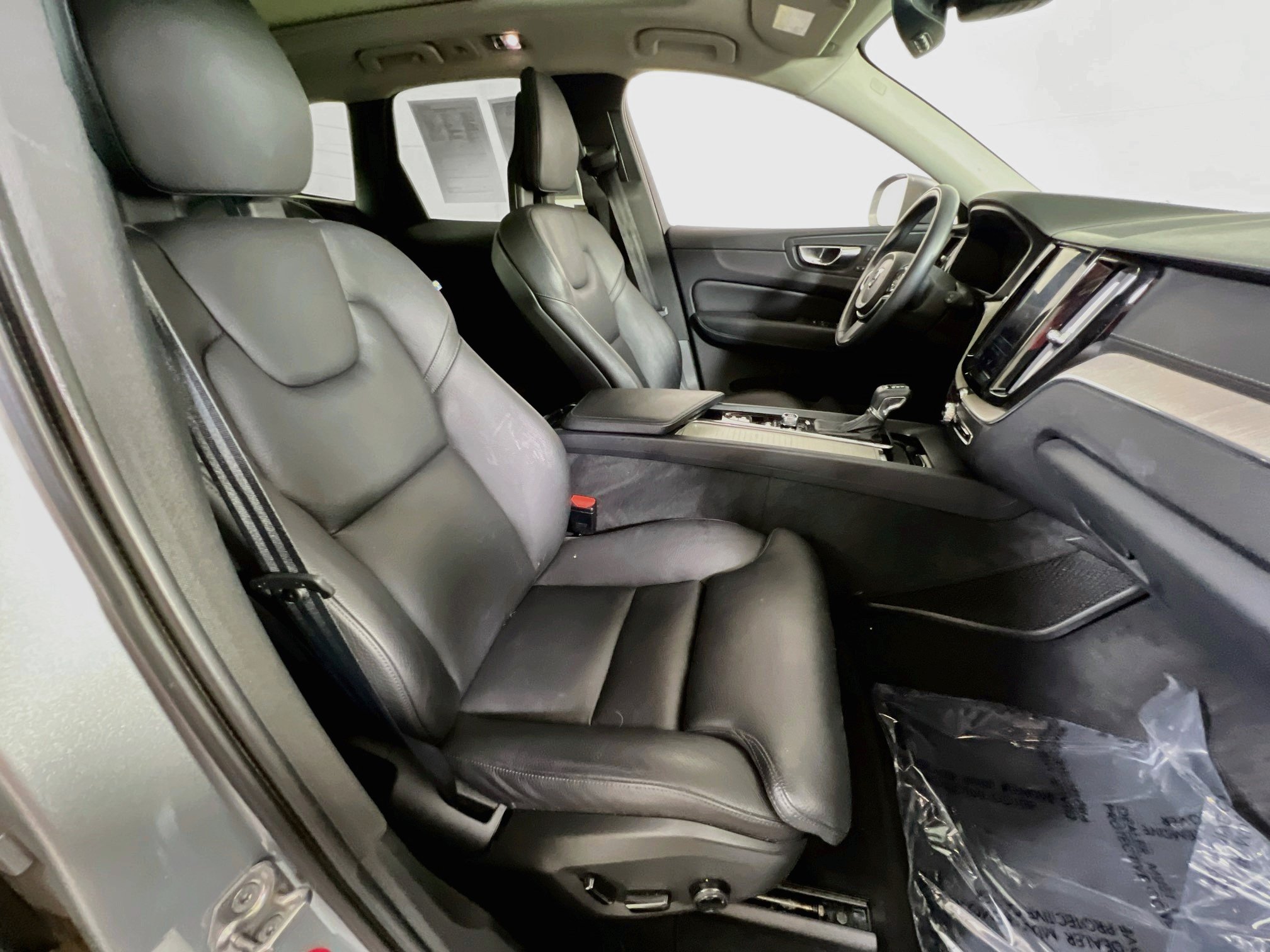 Used 2018 Volvo XC60 T5 Inscription w/ Convenience Package AWD/4WD image 29