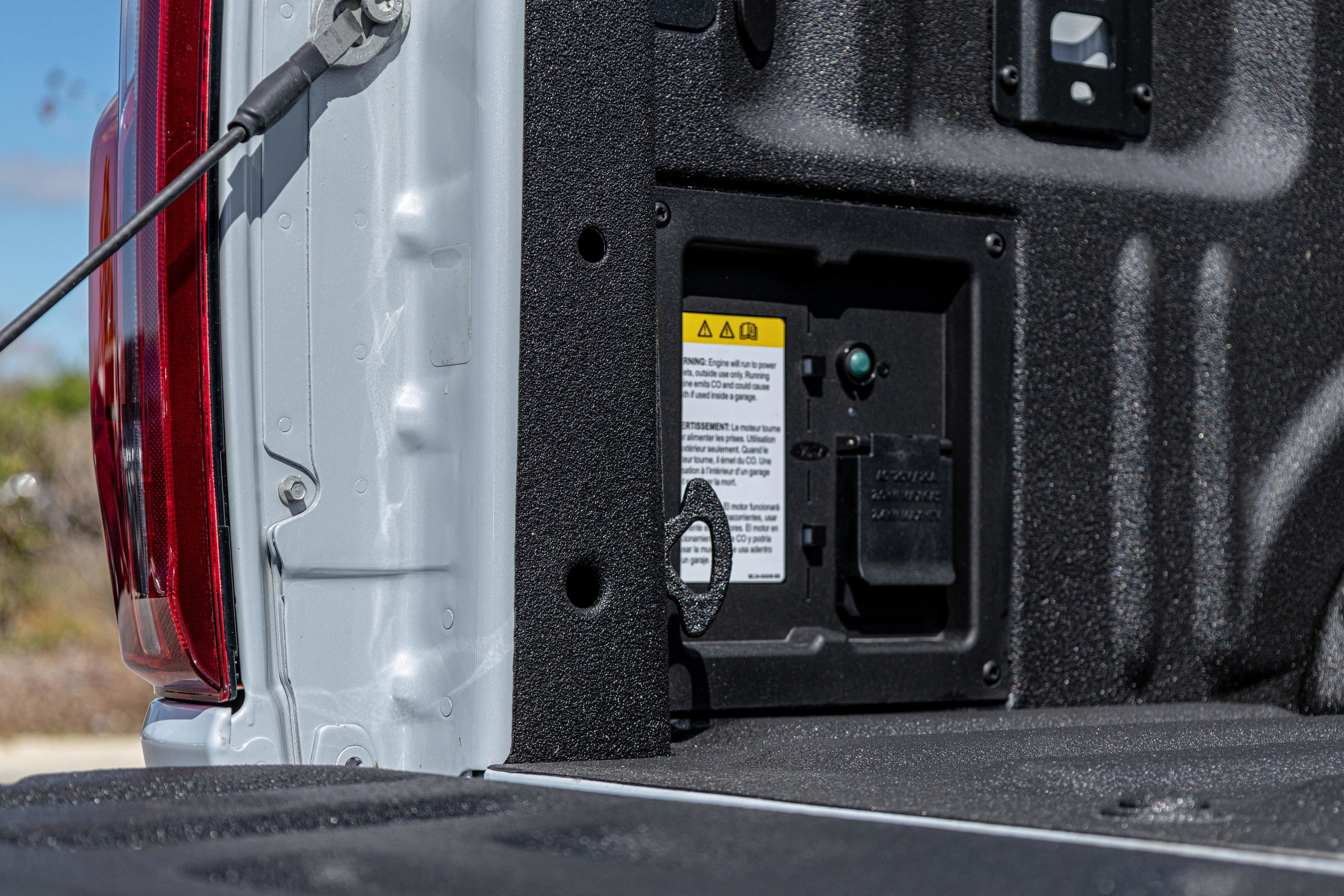 New 2025 Ford F150 Lariat w/ Equipment Group 502A High AWD/4WD image 34