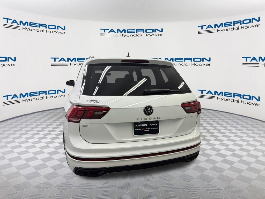 Used 2024 Volkswagen Tiguan SE R-Line FWD image 4