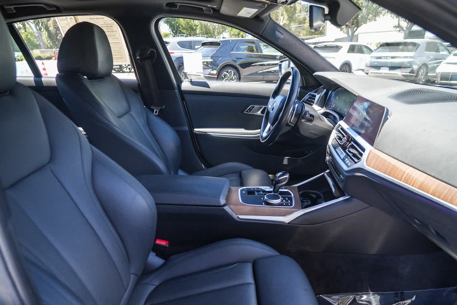 Used 2019 BMW 330i xDrive Sedan w/ Premium Package AWD/4WD image 17