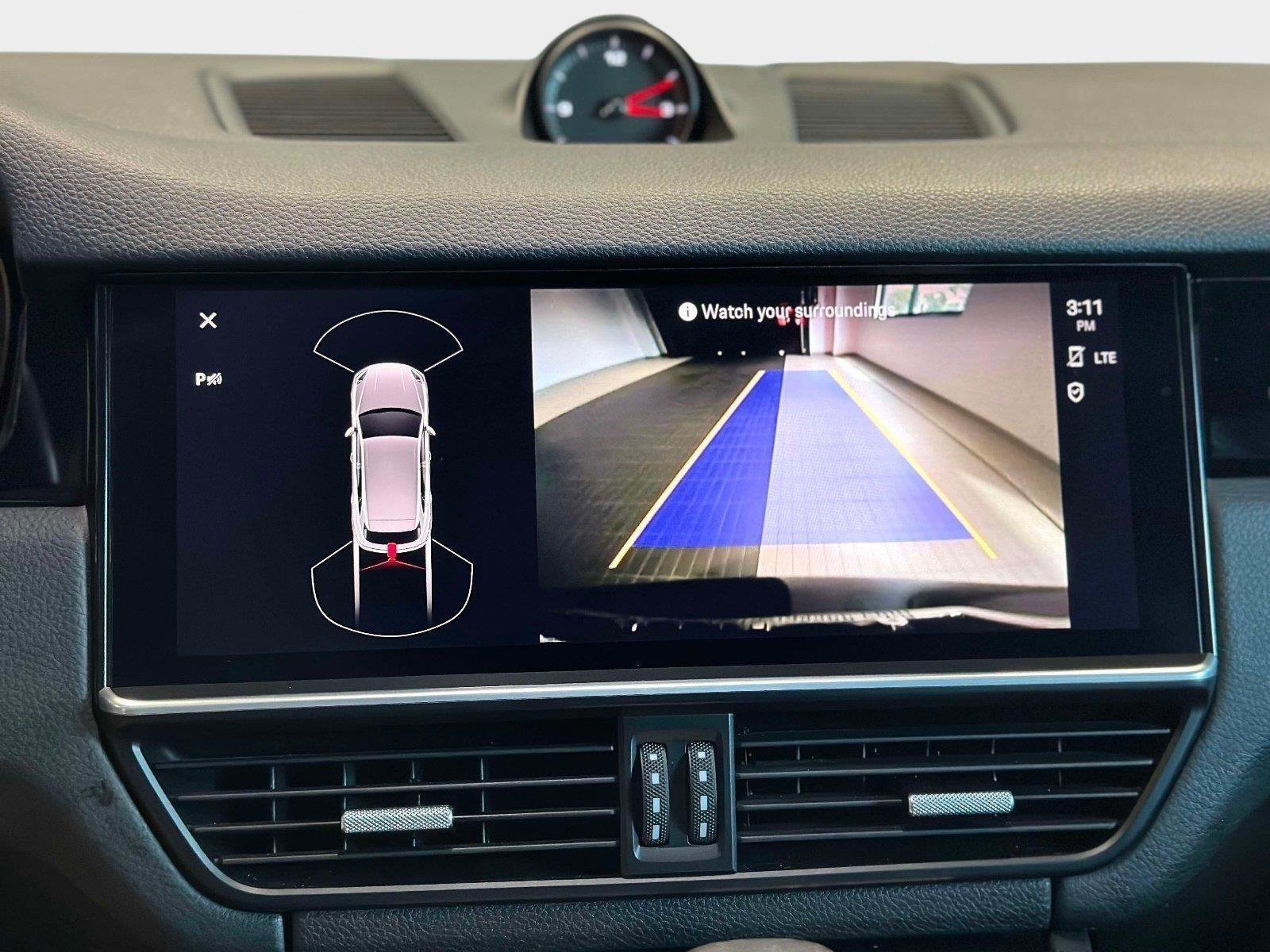 Used 2022 Porsche Cayenne image 24