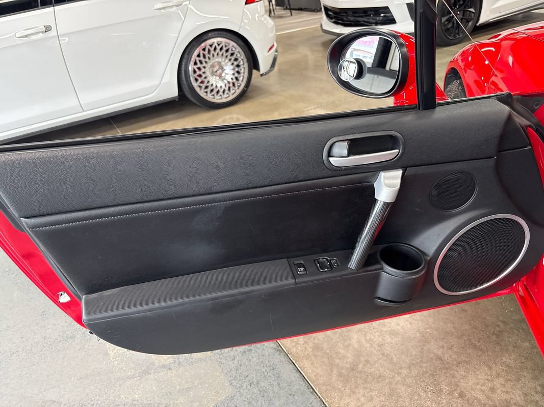 Used 2006 MAZDA MX-5 Miata Grand Touring RWD image 38