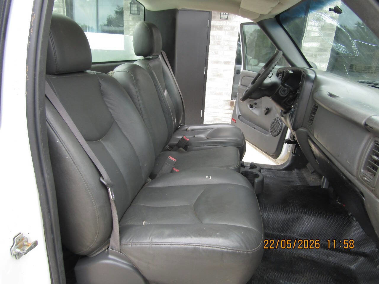 Used 2006 Chevrolet Silverado 2500 W/T RWD image 9