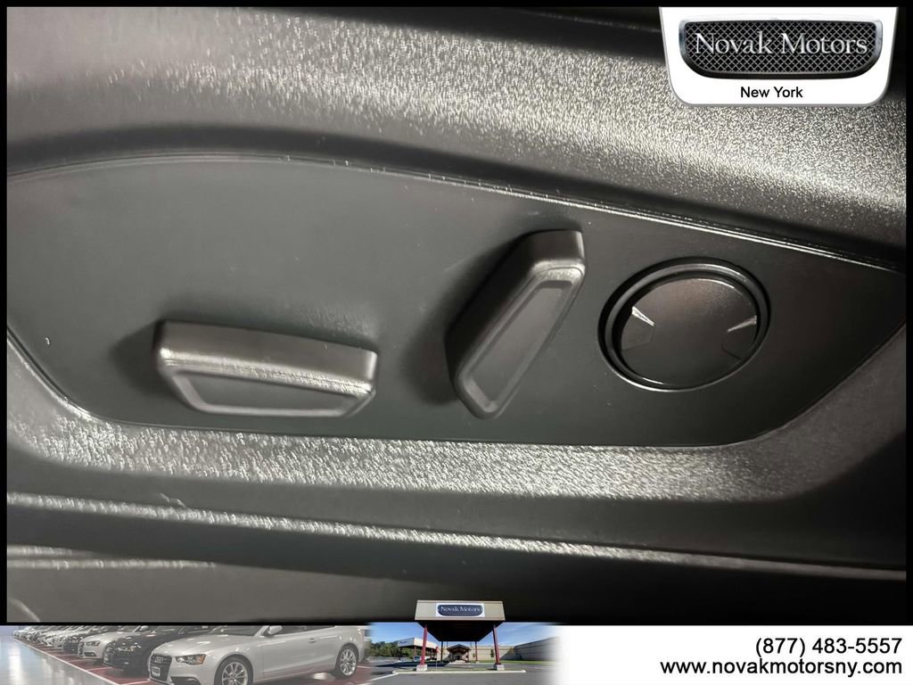 Used 2022 Ford Explorer XLT w/ Equipment Group 202A image 15