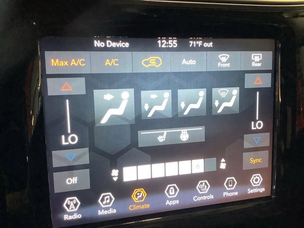 Certified 2019 Jeep Cherokee Limited AWD/4WD image 38
