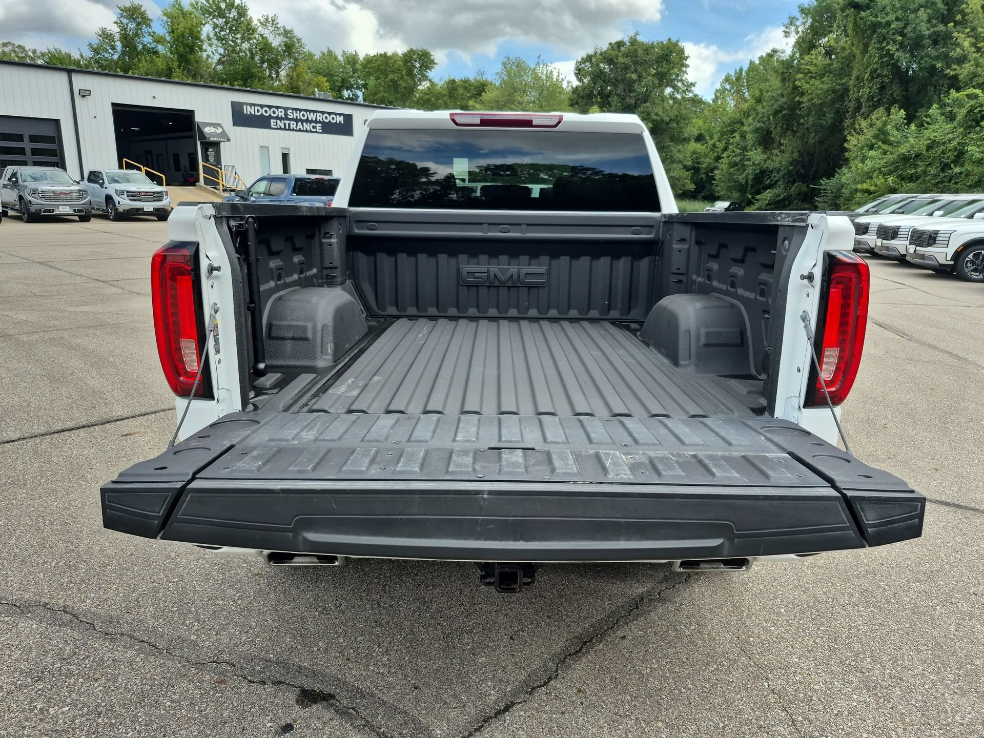 Certified 2025 GMC Sierra 1500 AT4 AWD/4WD image 27