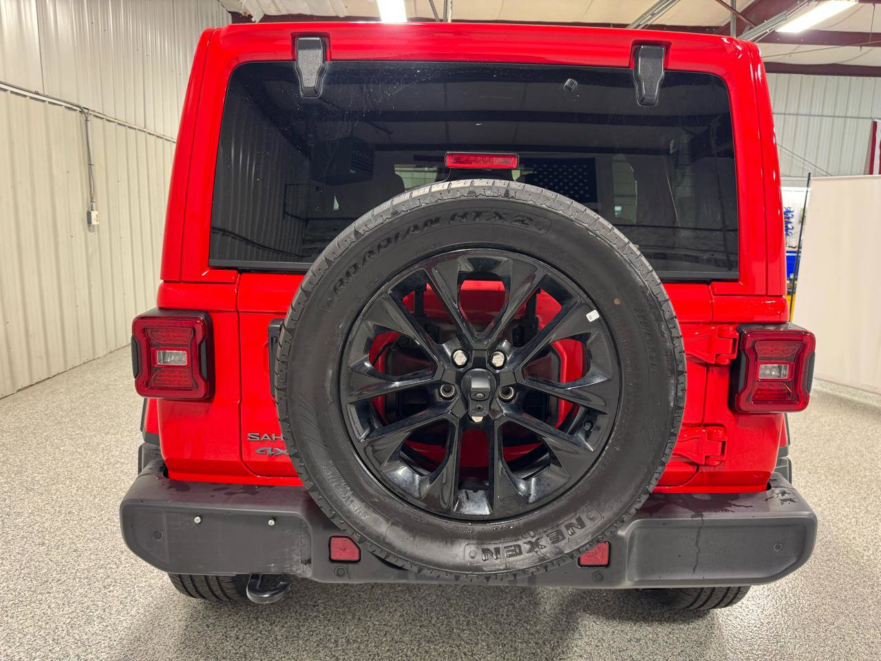 Used 2025 Jeep Wrangler Sahara w/ Safety Group AWD/4WD image 7