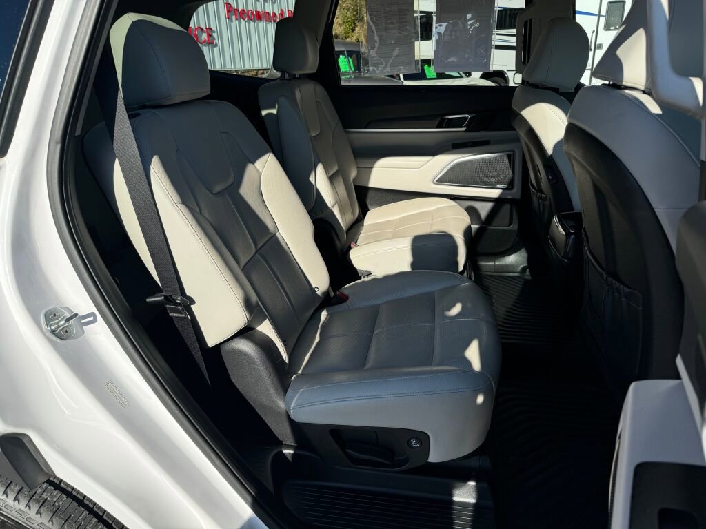 Used 2022 Kia Telluride SX w/ Nightfall Edition Package image 18