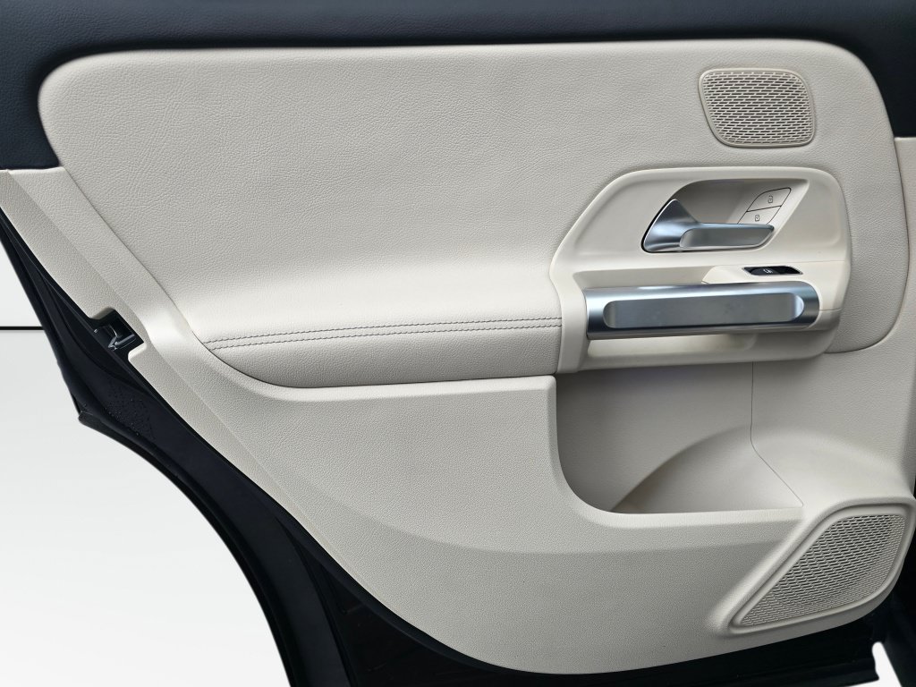 New 2026 Mercedes-Benz GLB 250 4MATIC image 19