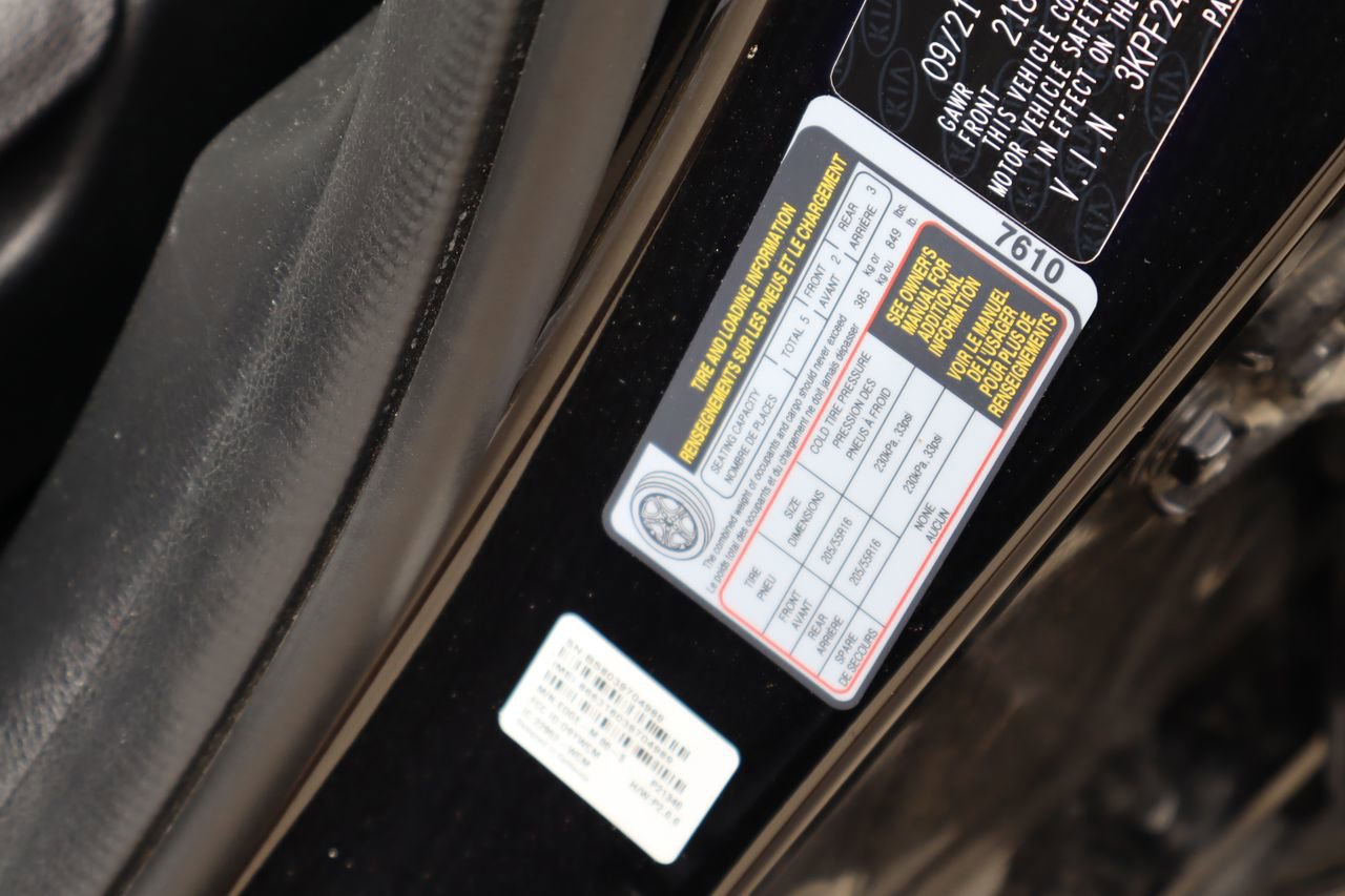 Used 2022 Kia Forte LXS FWD image 28