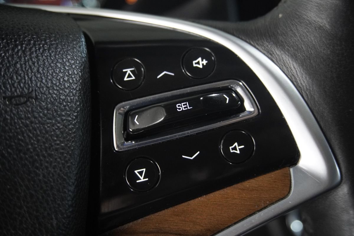 Used 2017 Cadillac Escalade Premium Luxury image 18