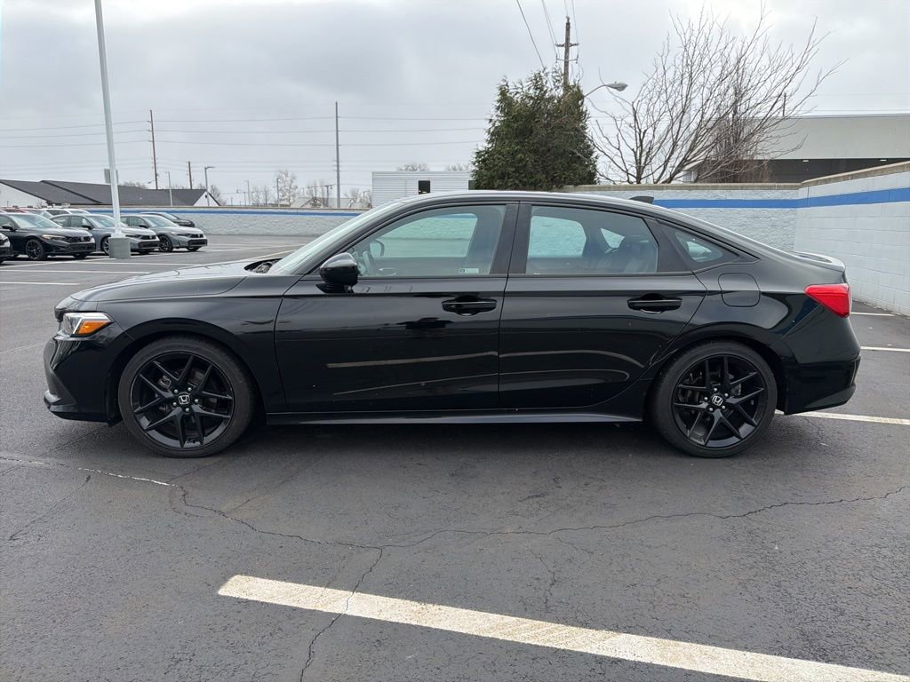 Used 2023 Honda Civic Sport image 2