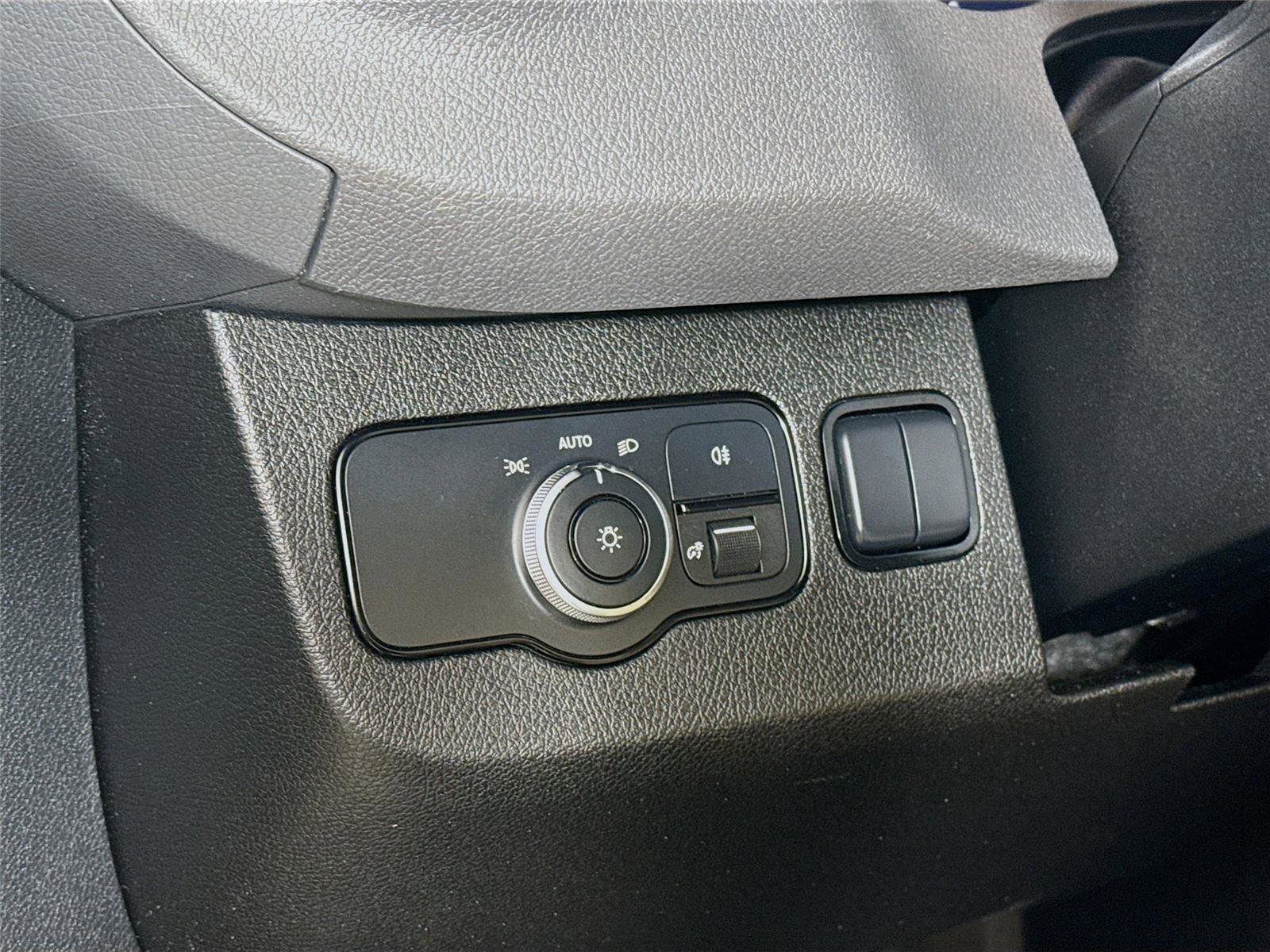 Used 2019 Mercedes-Benz Sprinter 1500 w/ Premium Plus Package image 2