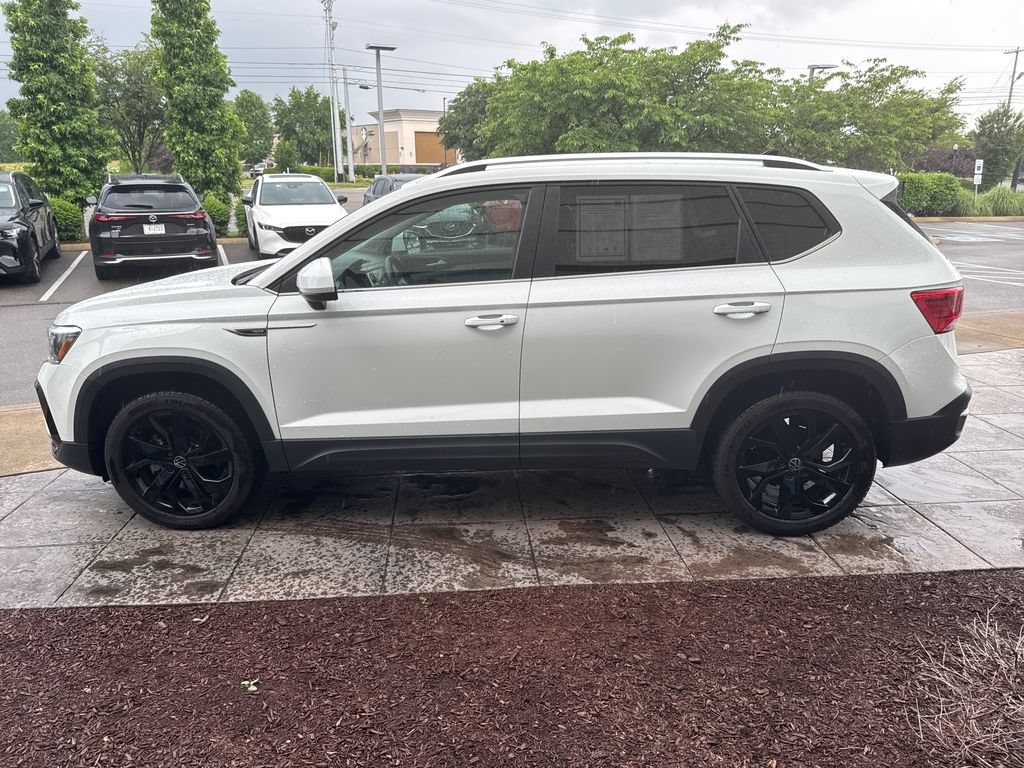 Used 2022 Volkswagen Taos SE w/ IQ.Drive SE Package FWD image 8
