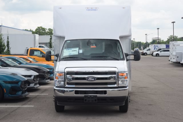New 2027 Ford E-450 and Econoline 450 Super Duty w/ Power Equipment Group RWD image 15