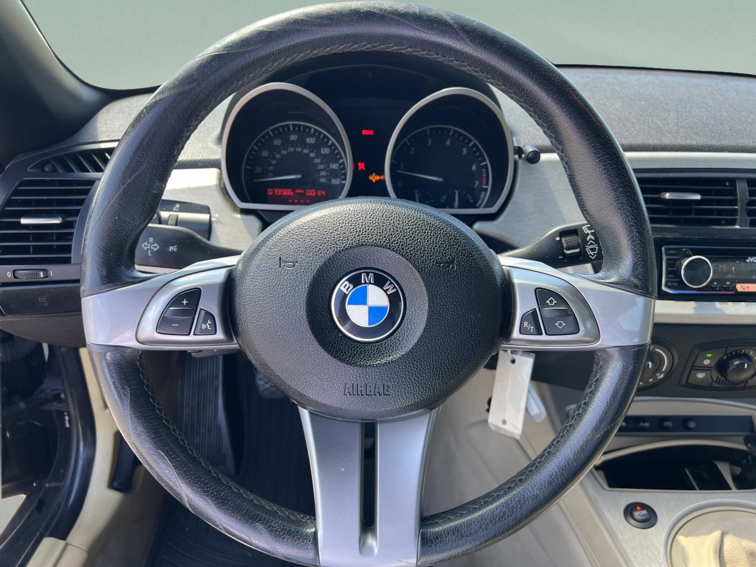 Used 2005 BMW Z4 2.5i image 16
