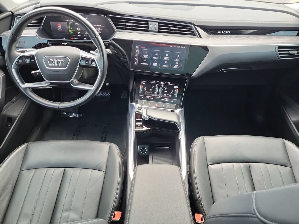 Used 2022 Audi e-tron Premium AWD/4WD image 17