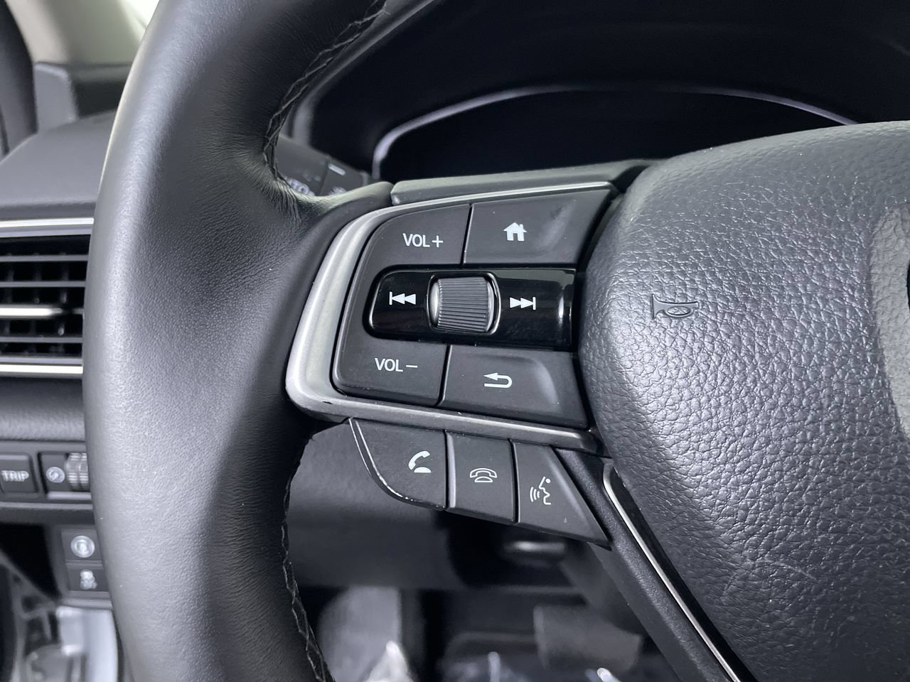 Used 2020 Honda Accord EX-L image 25