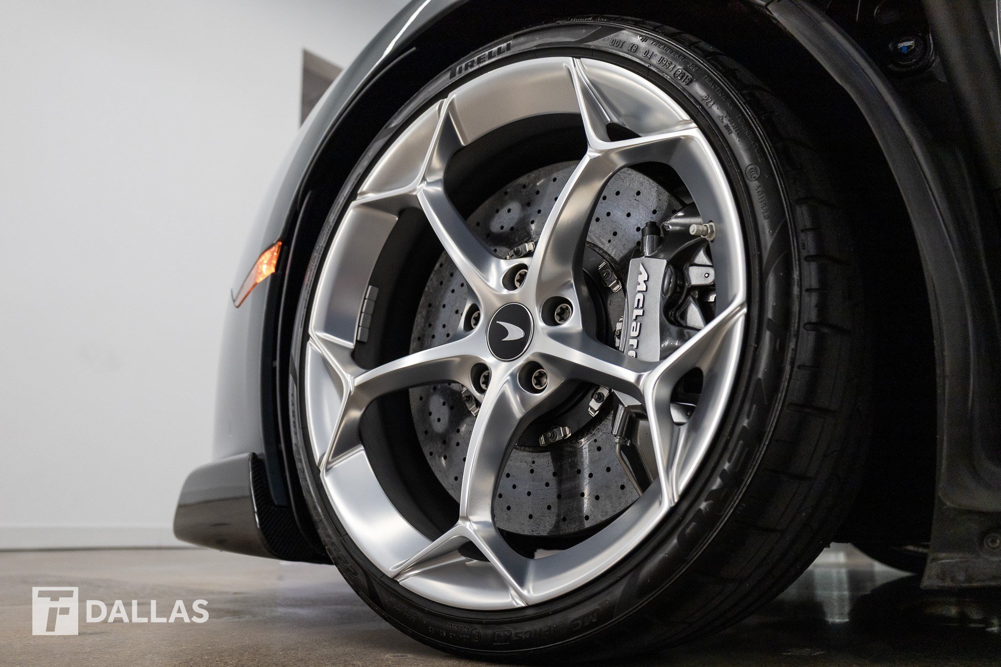 Used 2020 McLaren 600LT Spider RWD image 29