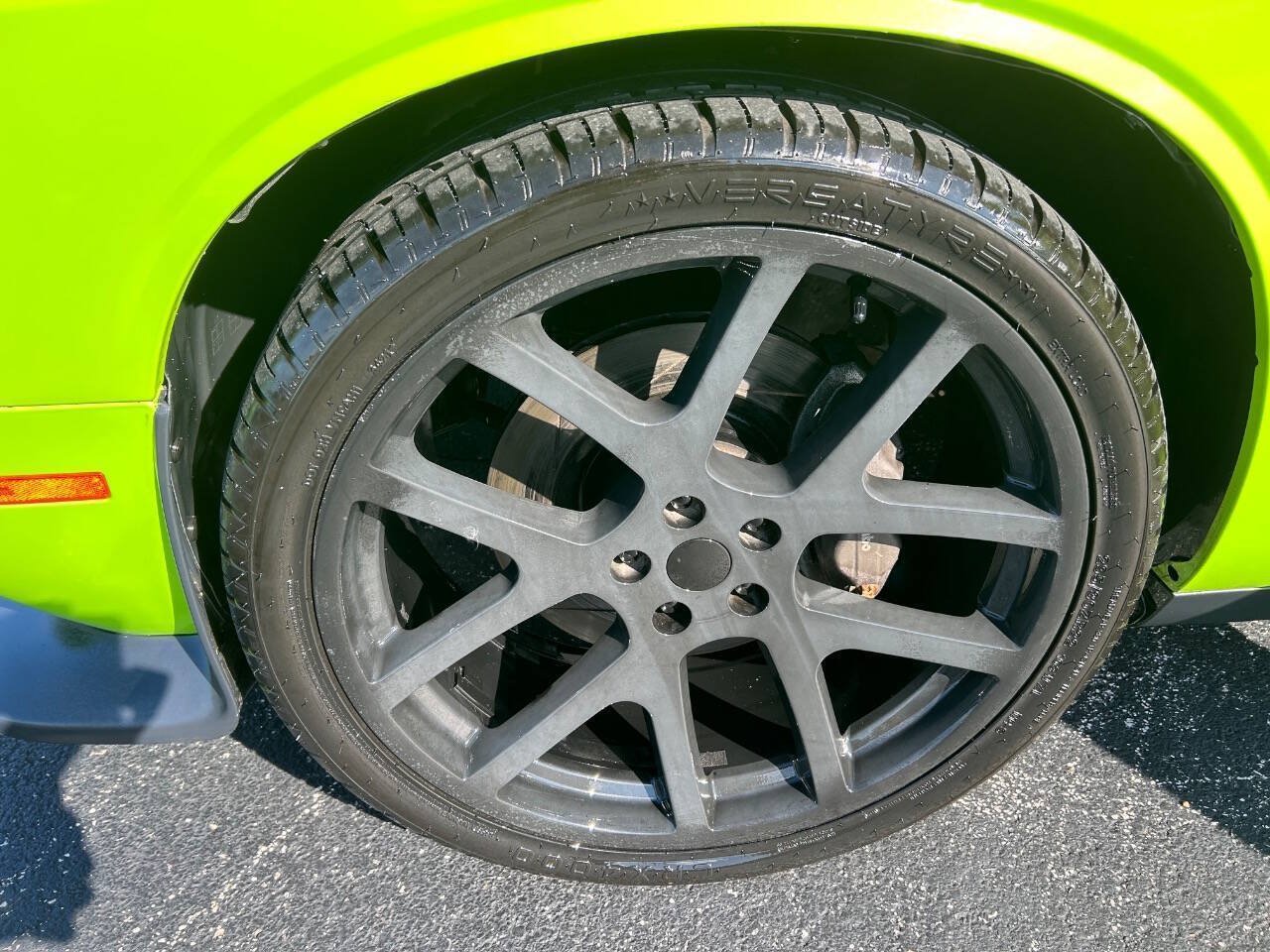 Used 2015 Dodge Challenger R/T Scat Pack w/ Leather Interior Group RWD image 14