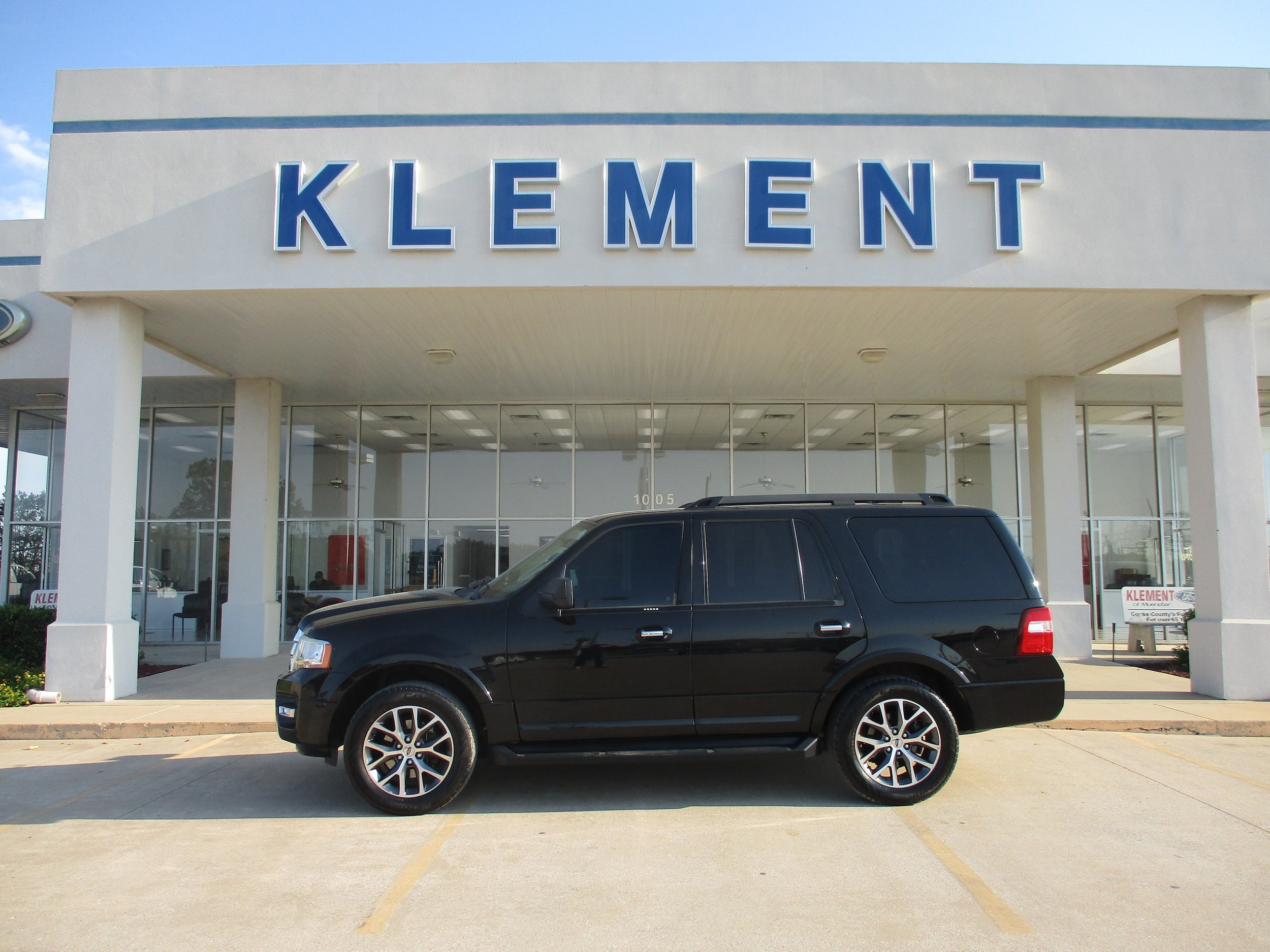 Used 2016 Ford Expedition XLT w/ Equipment Group 202A