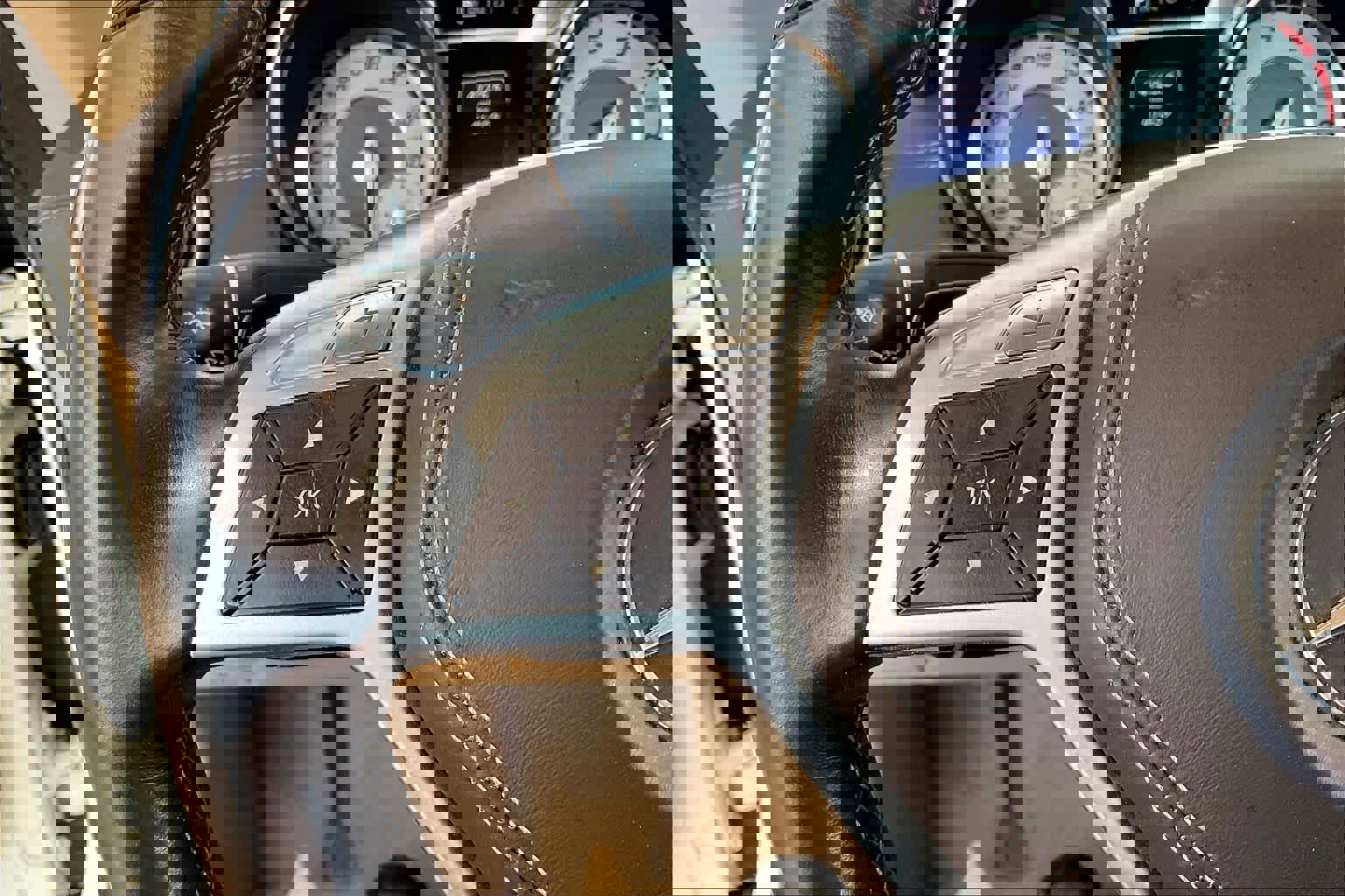 Used 2014 Mercedes-Benz SL 550 image 21